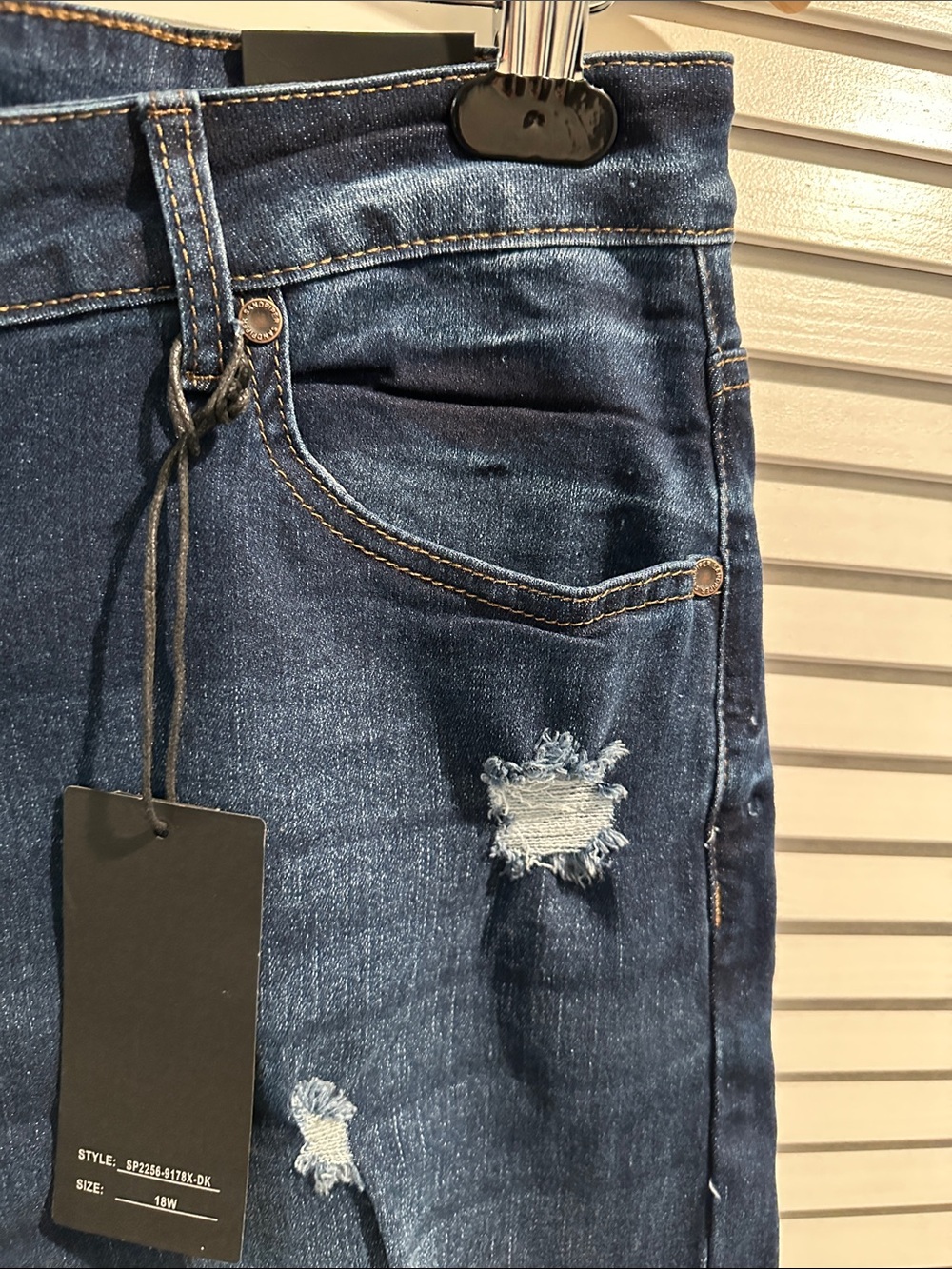 NWT Sandpiper Premium Distressed Front Denim Shorts w/five pockets - Size 18W - Picture 5 of 7
